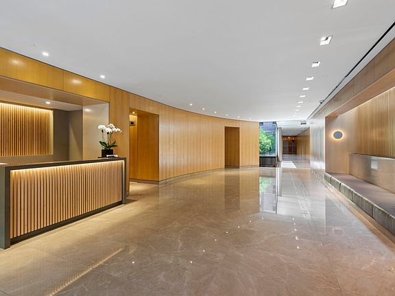 3rd image of 360 W 43rd St APT S4f