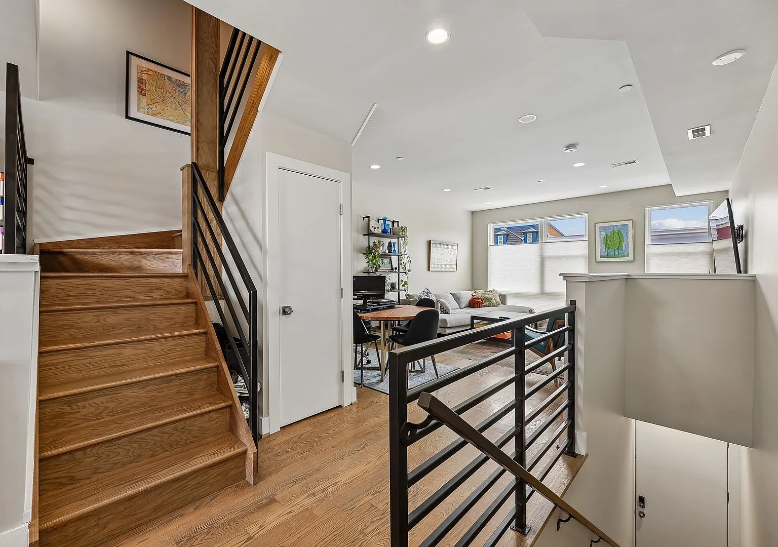 Stunning 2br/2.5bth Condo With Rooftop And Reserved Parking! Near Howard U! — Photo 4