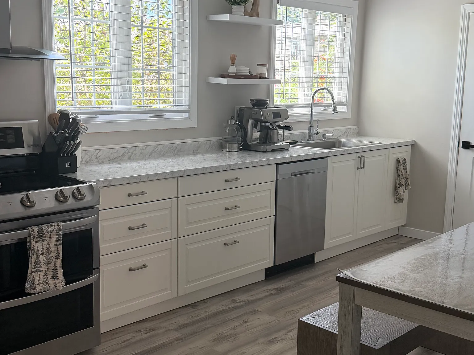 3 bed, 1100 sqft, $2,450 — Photo 3