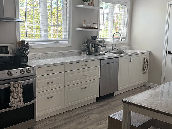 3rd image of 40 Merrick St #1