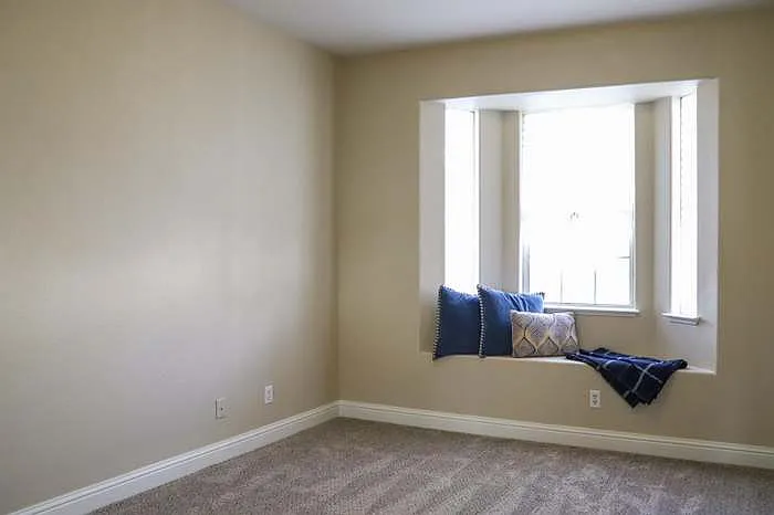 5745 W Decatur Ave — Photo 2