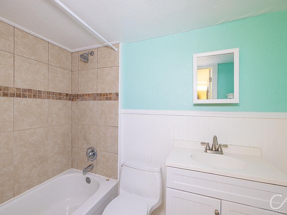 2nd image of 208 Merchant St Unit B
