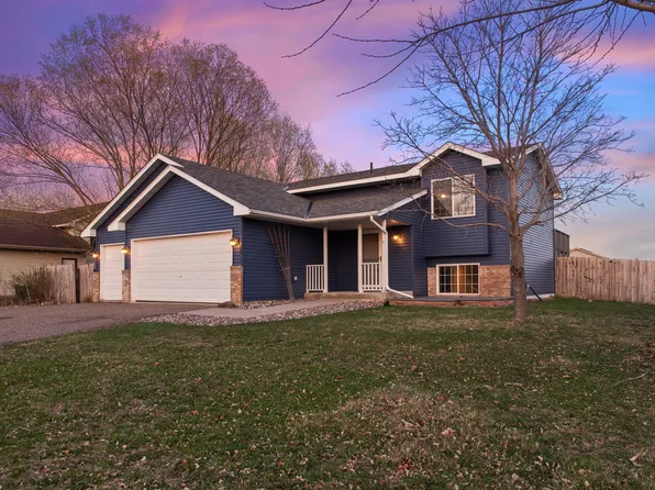 10028 Somerset Ln, Monticello, MN 55362