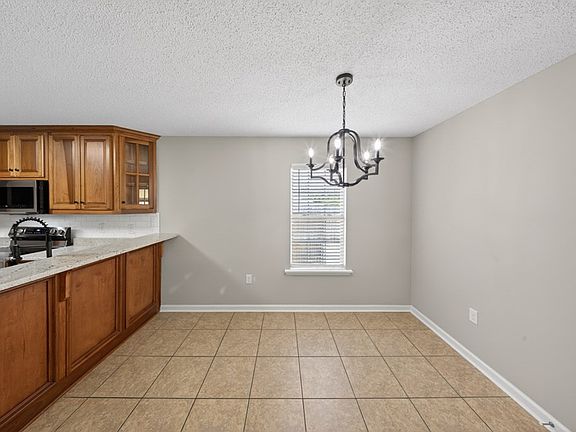 5th image of 4910 Grant Dr