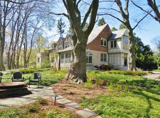 3234 N Lake Dr, Milwaukee, WI 53211