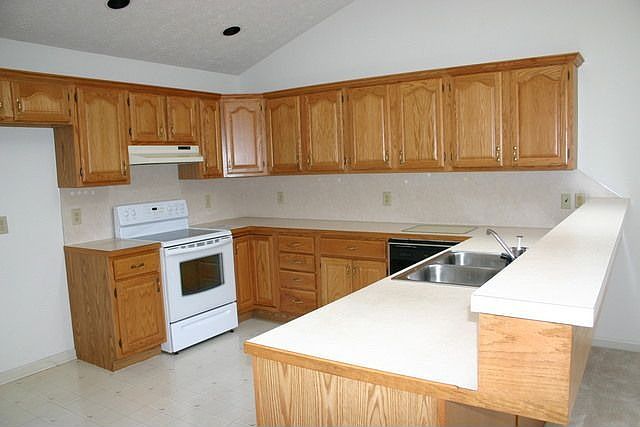 2nd image of 3465 Glen Eagles Dr