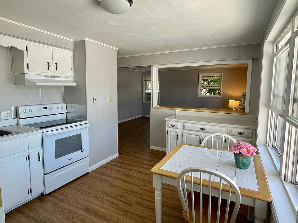 Newly renovated, clean, bright, spacious and inviting. Eat in kitchen, new stove and dishwasher, open floor plan with breakfast bar.