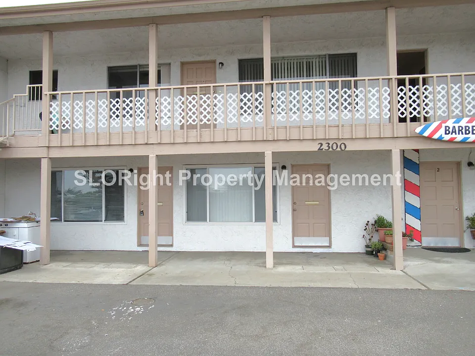 2300 Main St #4