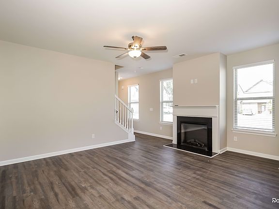 4th image of 328 Lossie Ln