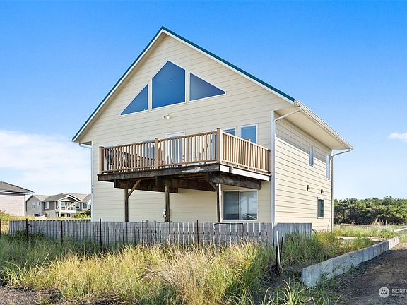 2nd image of 406 Dune Crest Drive