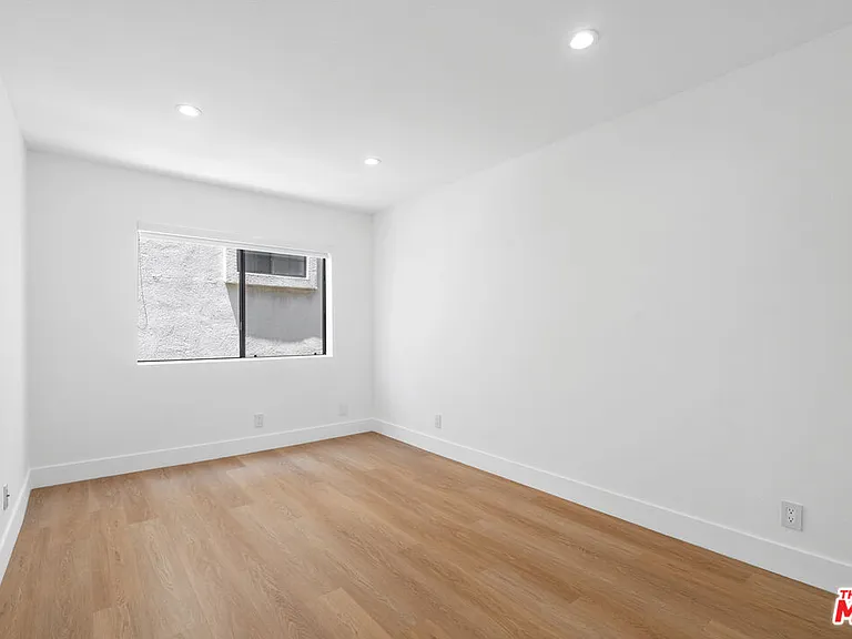 3939 Moore St #204 — Photo 21