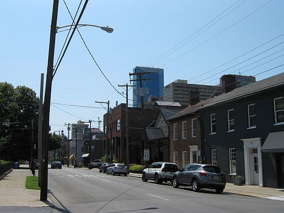 5th image of 541 W Short St APT 3