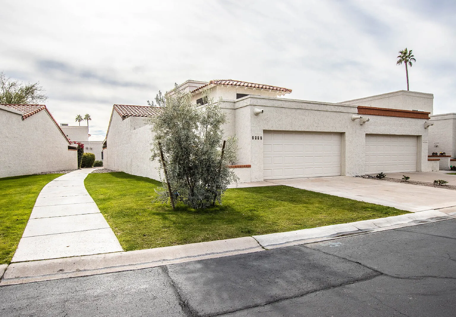 3 bed, 2.5 bath, 1769 sqft, $4,000 — Photo 2