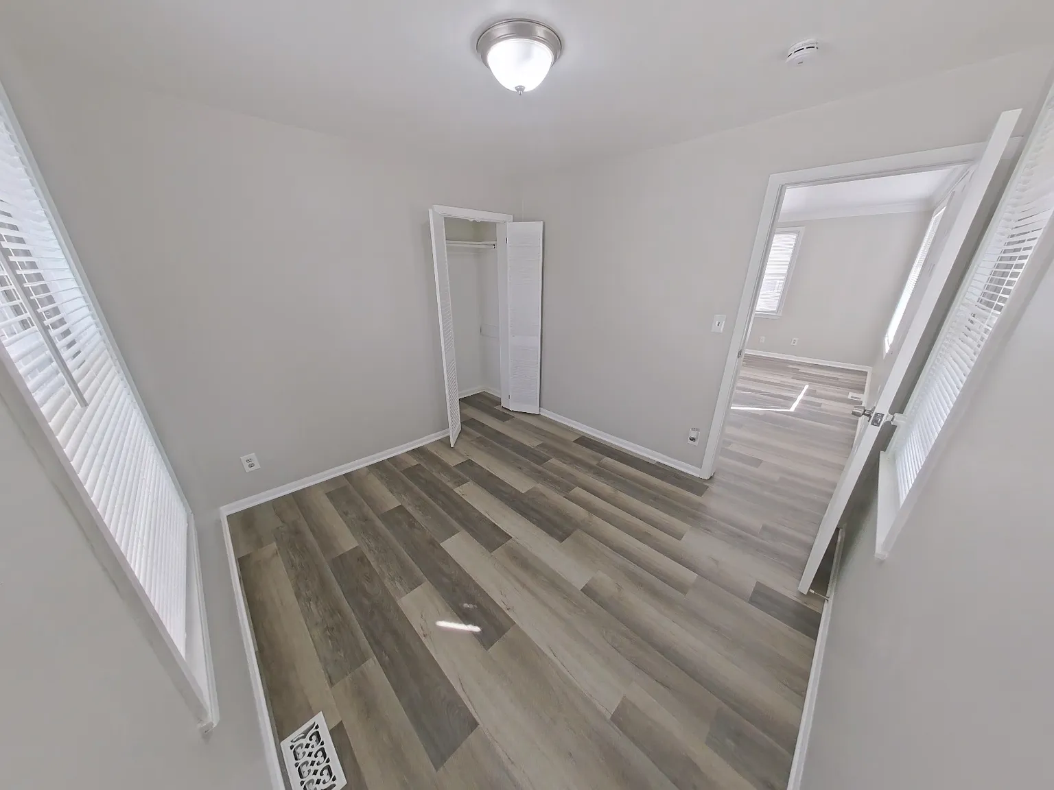 3 bed, 1294 sqft, $1,335 — Photo 3