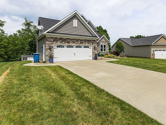 5th image of 963 Cook Dr