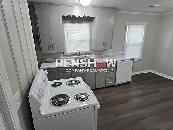 2nd image of 207 S Cox St