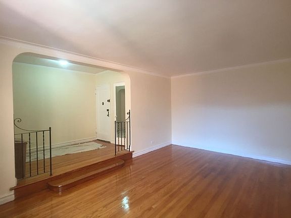 4th image of 235 Seaman Ave APT 5F