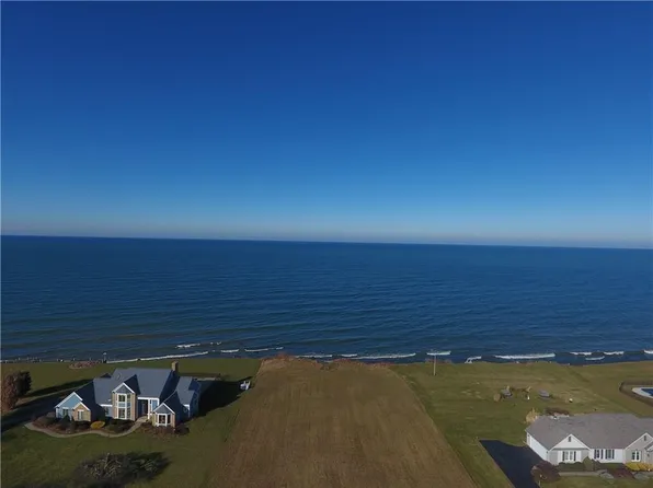 4821 Lakewood Dr, Williamson, NY 14589