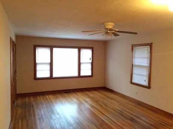 5th image of 604 Daniel Cir
