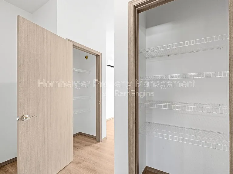 4th Ave Apartments — Photo 25