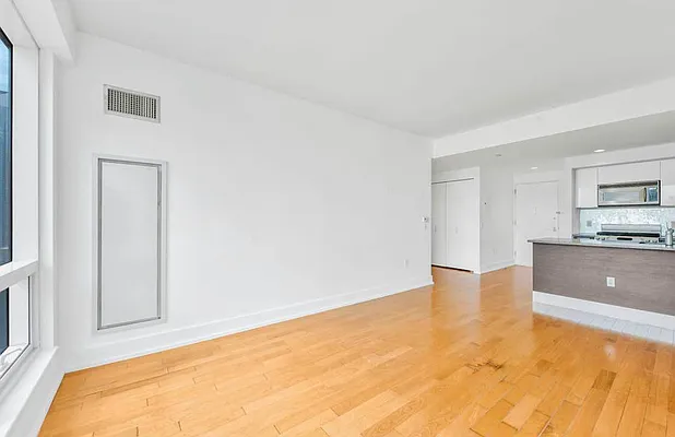 Rented by Bond New York | media 26