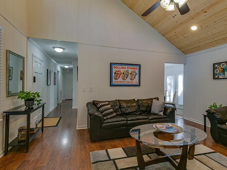 14 Lynn Ct — Photo 4