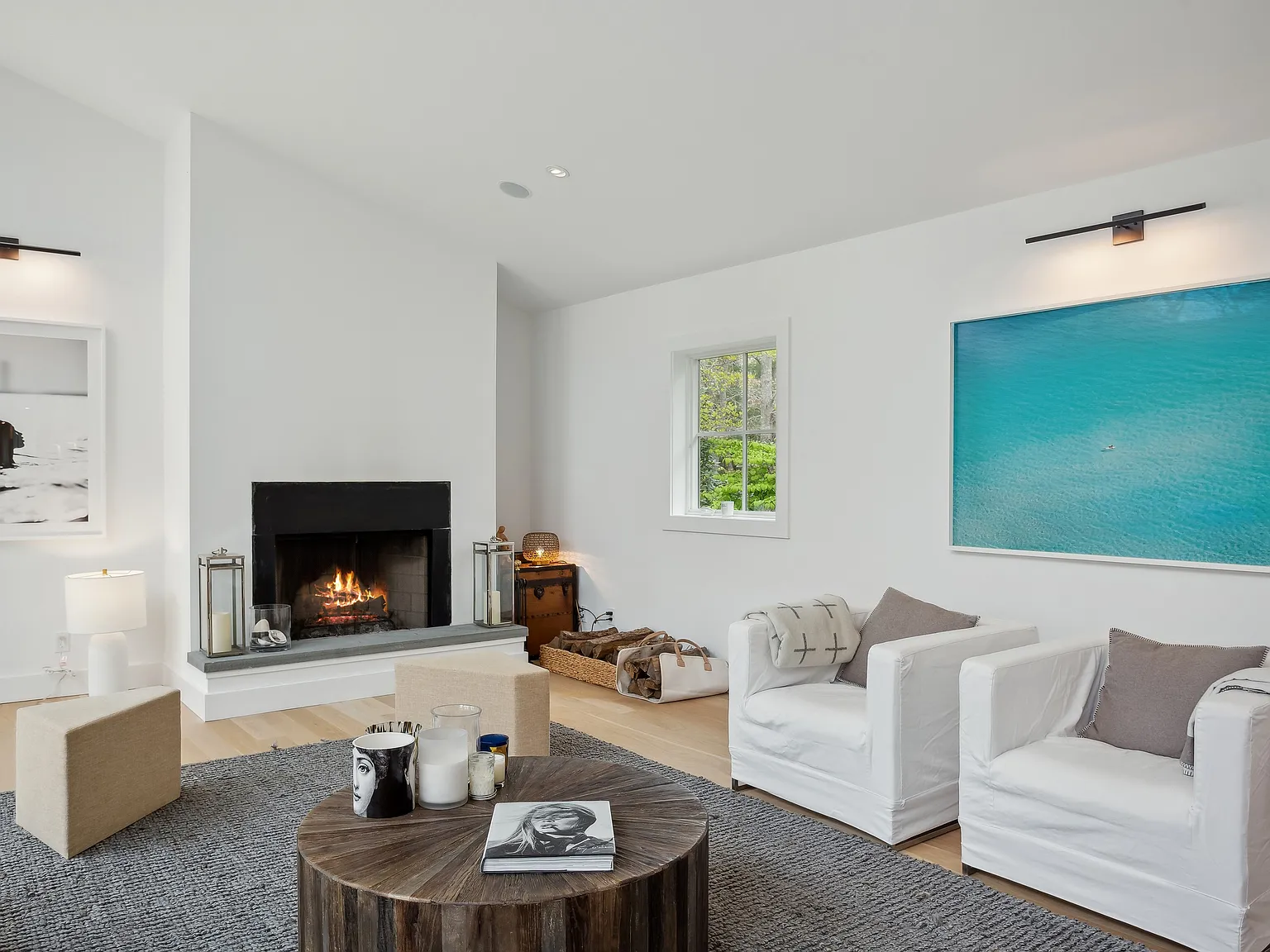 Sleek, Chic Smart Six Bedroom Home with pool Summer in Quogue — Photo 3