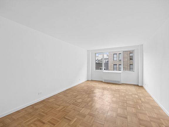 3rd image of 301 E 22nd St APT 9P