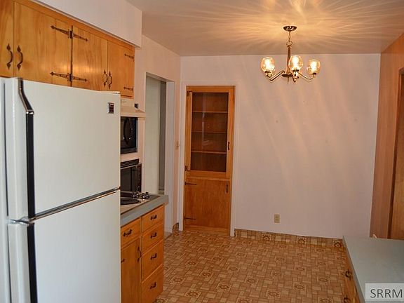 4th image of 905 Koster Ave
