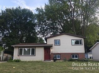 18617 Karen Ln, Gurnee, IL 60031