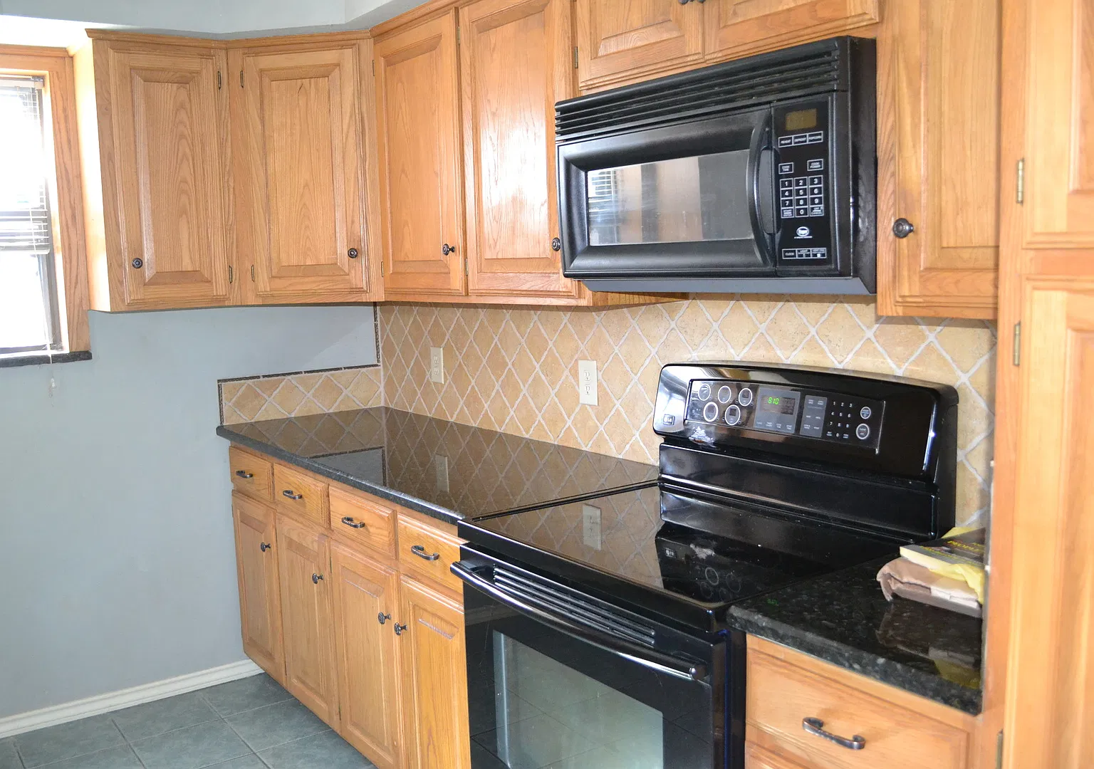 Single Family house for Lease in Denison — Photo 4