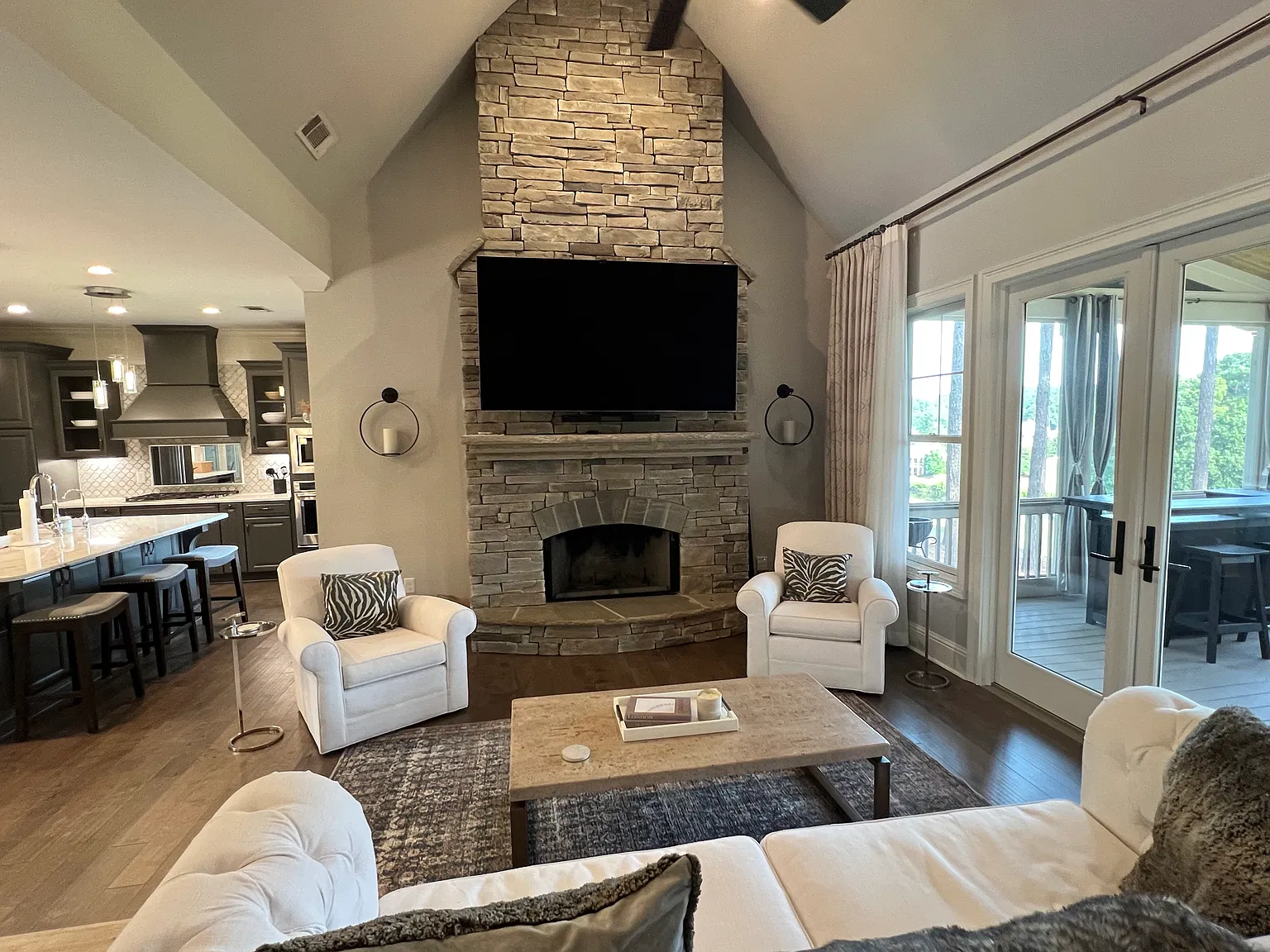 4 bed, 4.5 bath, 2935 sqft, $4,500 — Photo 4