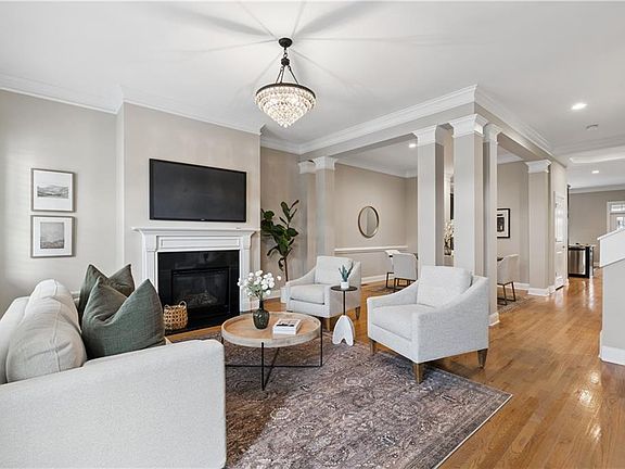 3rd image of 2723 Davis Oaks Pl