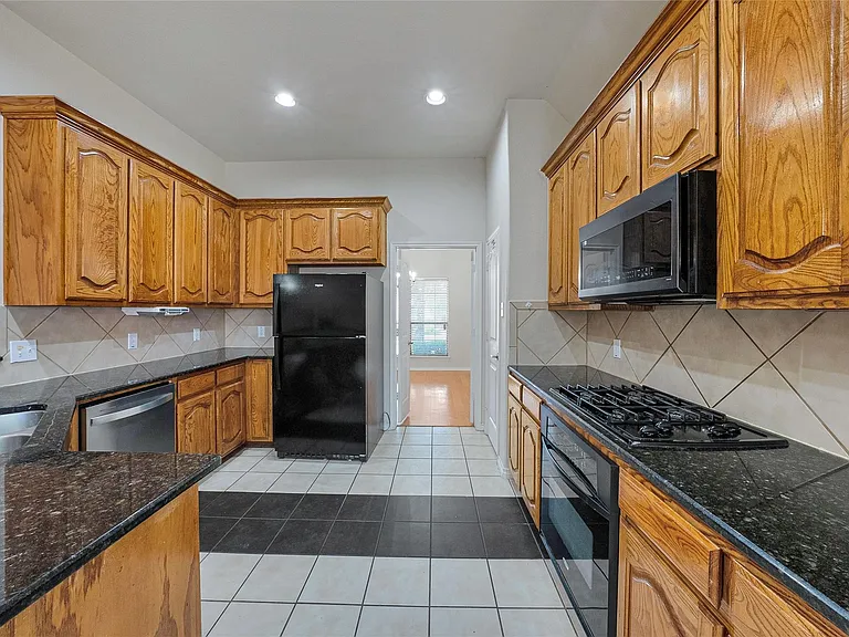 1411 Snowberry Dr — Photo 9