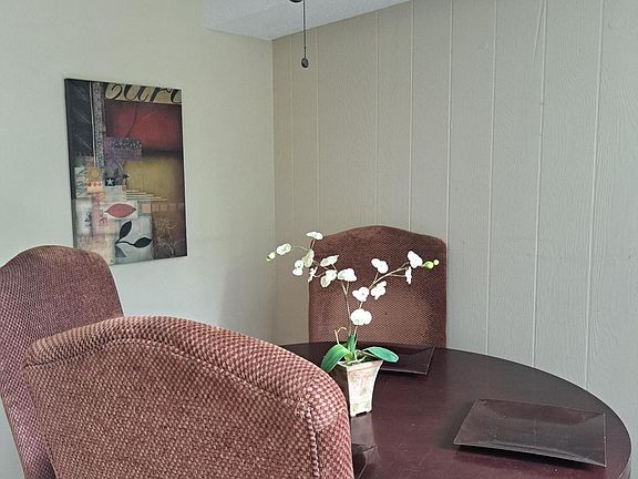 2nd image of 115 Beechnut St APT A6