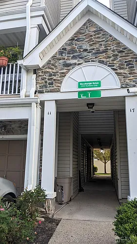 7 Newburgh Dr Photo 1