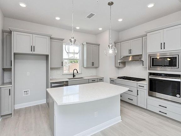 5th image of 205 S Tampania Ave #2