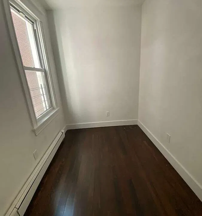286 Hawthorne Ave