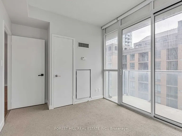 126 Simcoe St #1407 — Photo 17