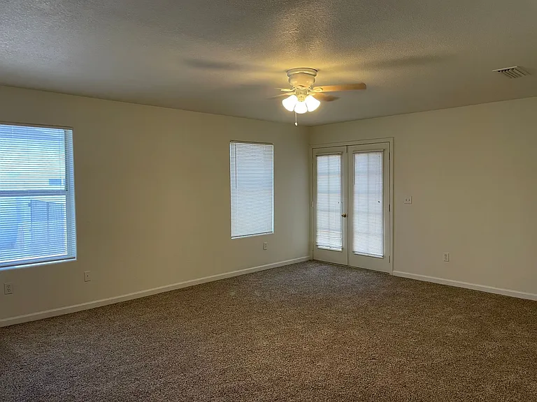 1171 Regency Dr — Photo 7