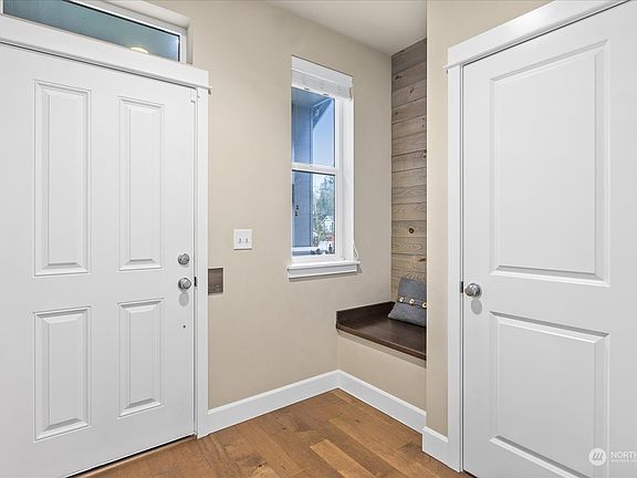 3rd image of 7270 85th Drive NE
