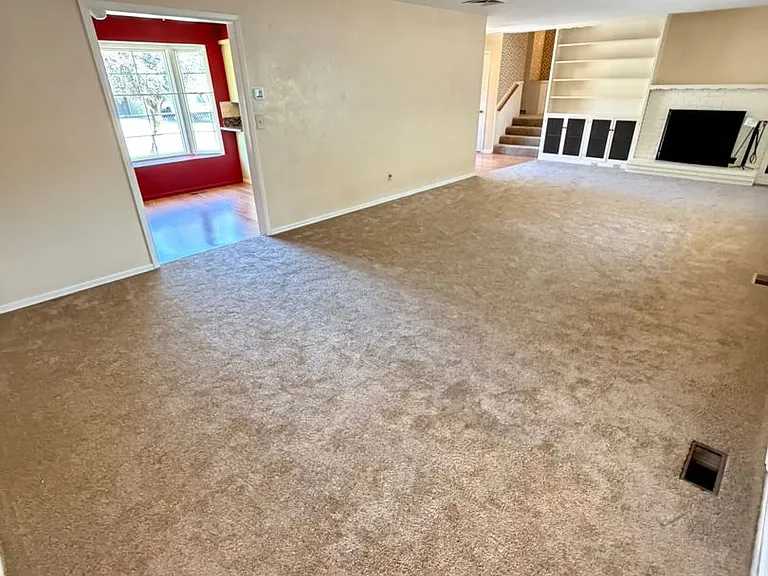 550 Carlson Dr — Photo 3