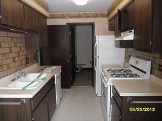 3rd image of 29W380 Emerald Green Dr Unit H