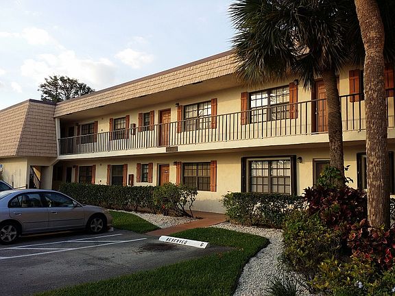 2nd image of 4465 Oak Terrace Dr
