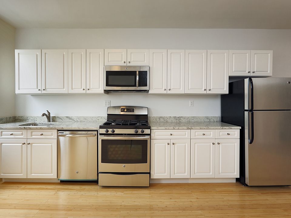 2nd image of 70 Dahill Rd #22M