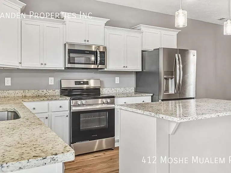 412 Moshe Mualem Pl — Photo 3