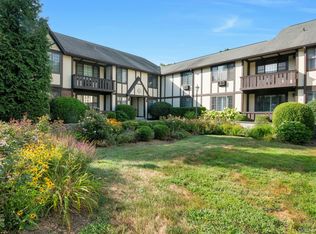 60 Foxwood Drive #2, Pleasantville, NY 10570