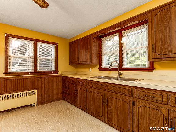 4th image of 50 Pond Hill Road