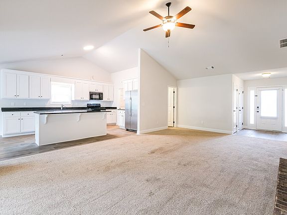 4th image of 150 Heartland Cir