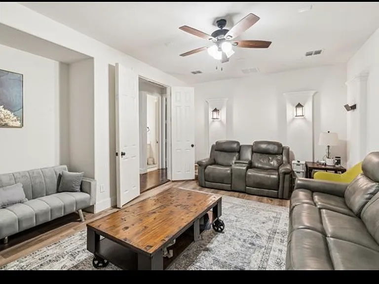 329 Hitch Wagon Dr — Photo 12